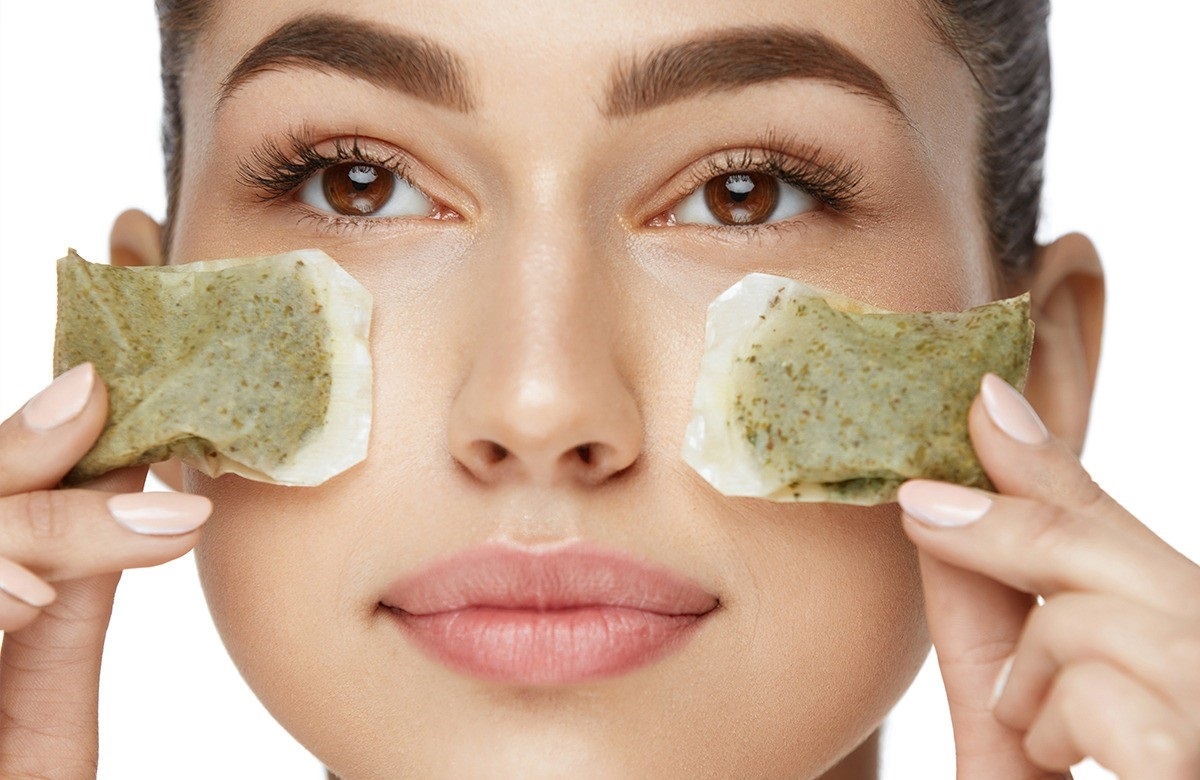 درمان گودی زیر چشم با چای کیسه ای