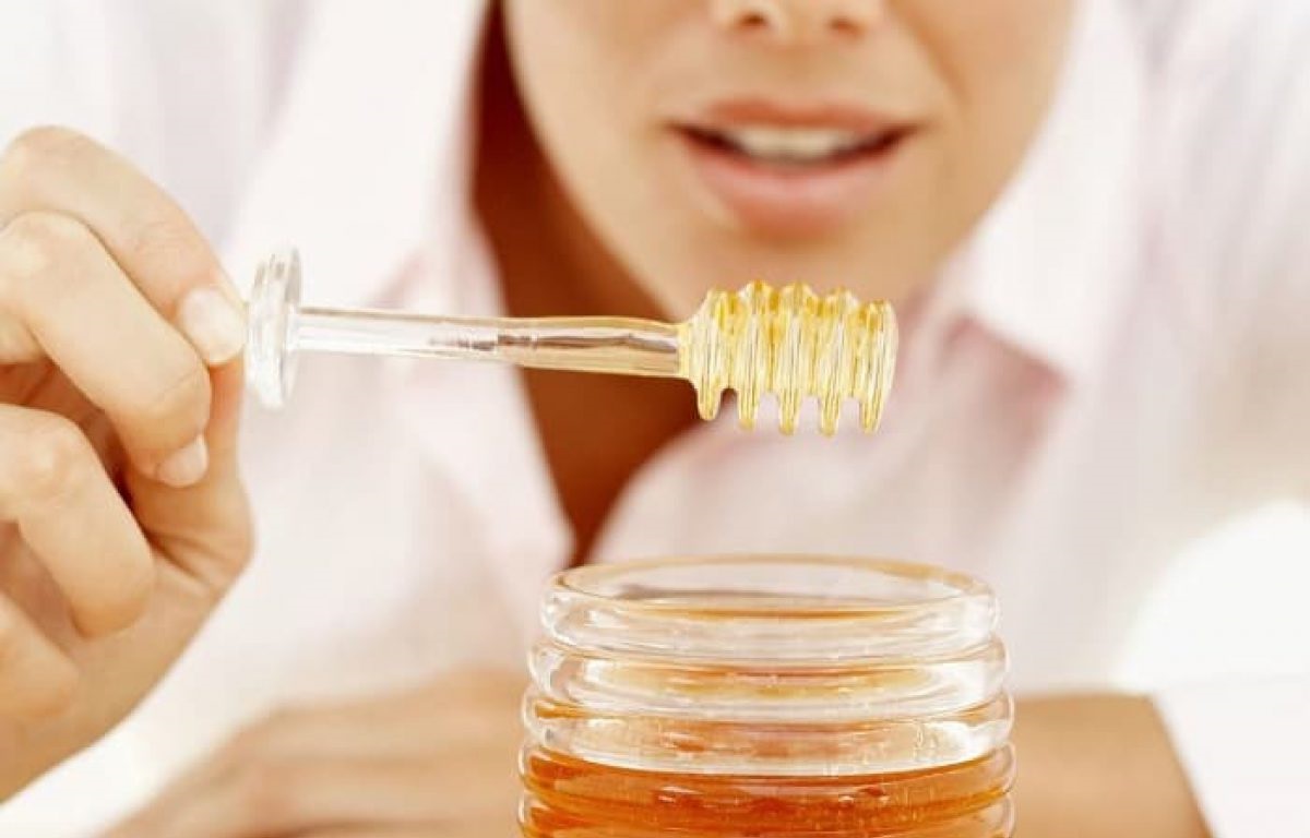 درمان اگزما با عسل و آبلیمو