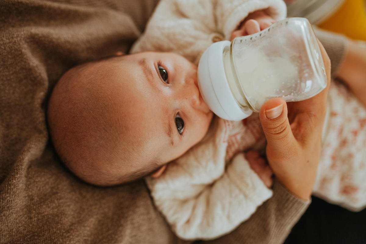 فاسد شدن شیر مادر - نوزاد
