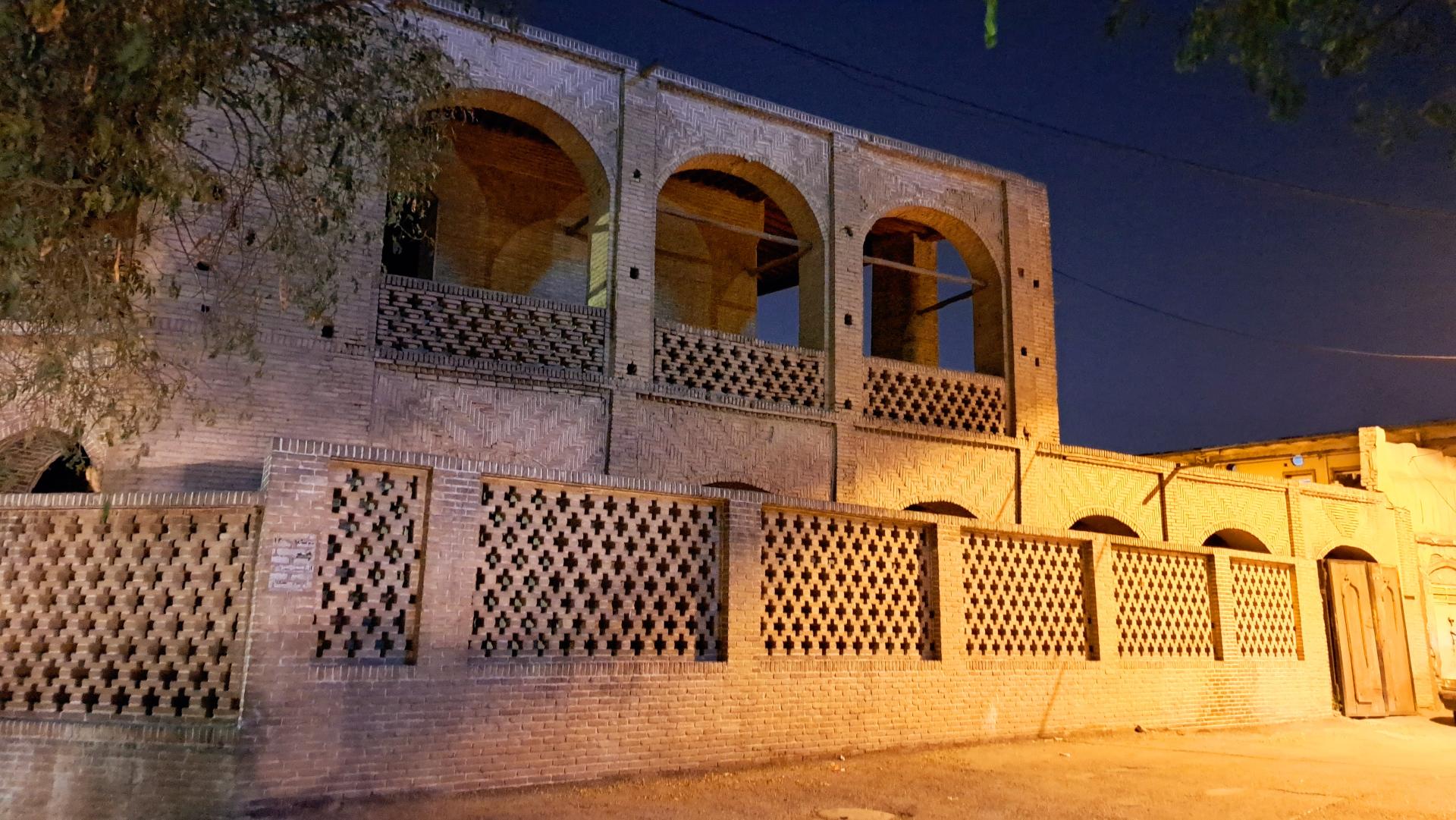 سرای معین التجار - جاهای دیدنی خوزستان