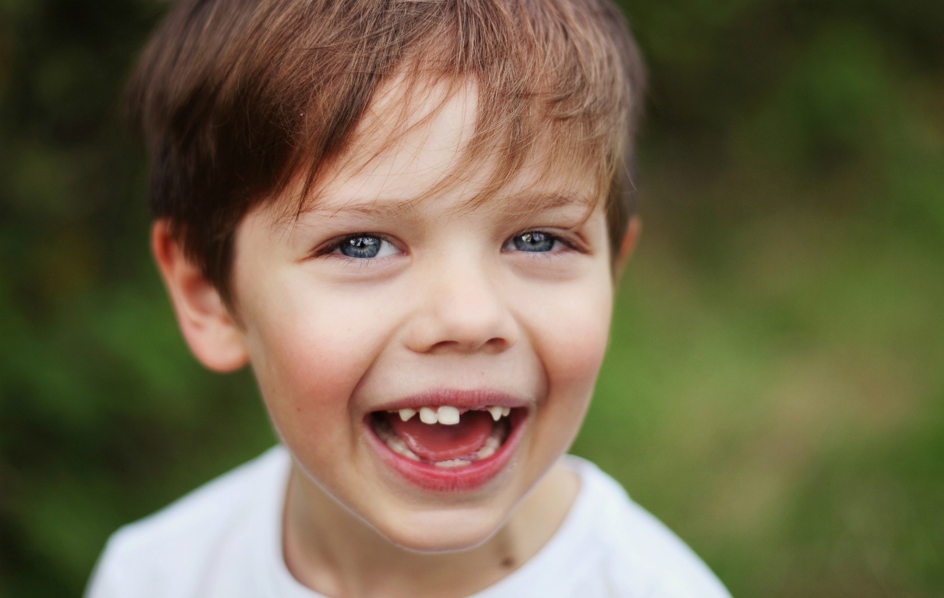 دندان شیری - پسر بچه
