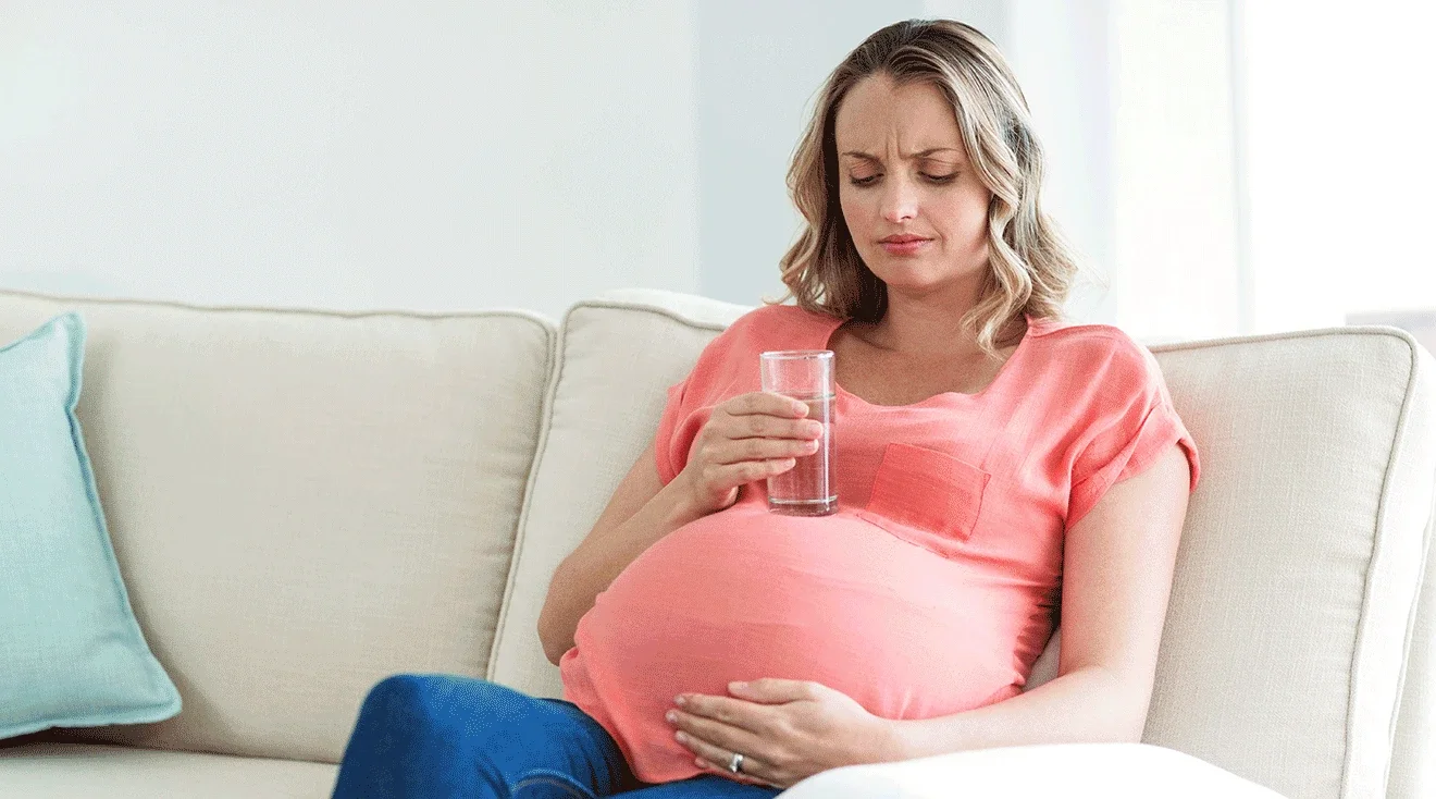 خشکی دهان در بارداری - زن حامله