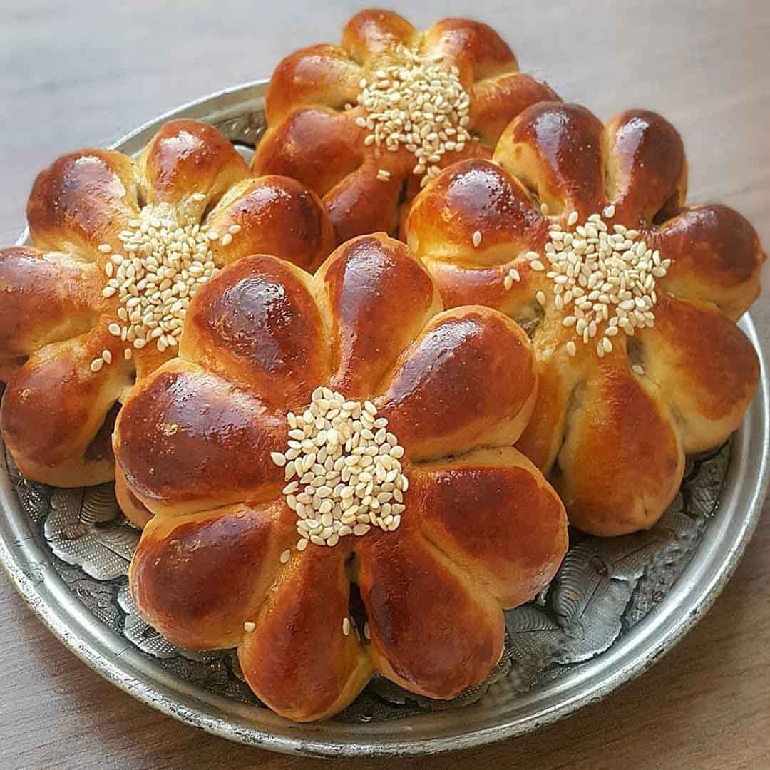 نان شیرمال مغزدار خانگی - نان گل