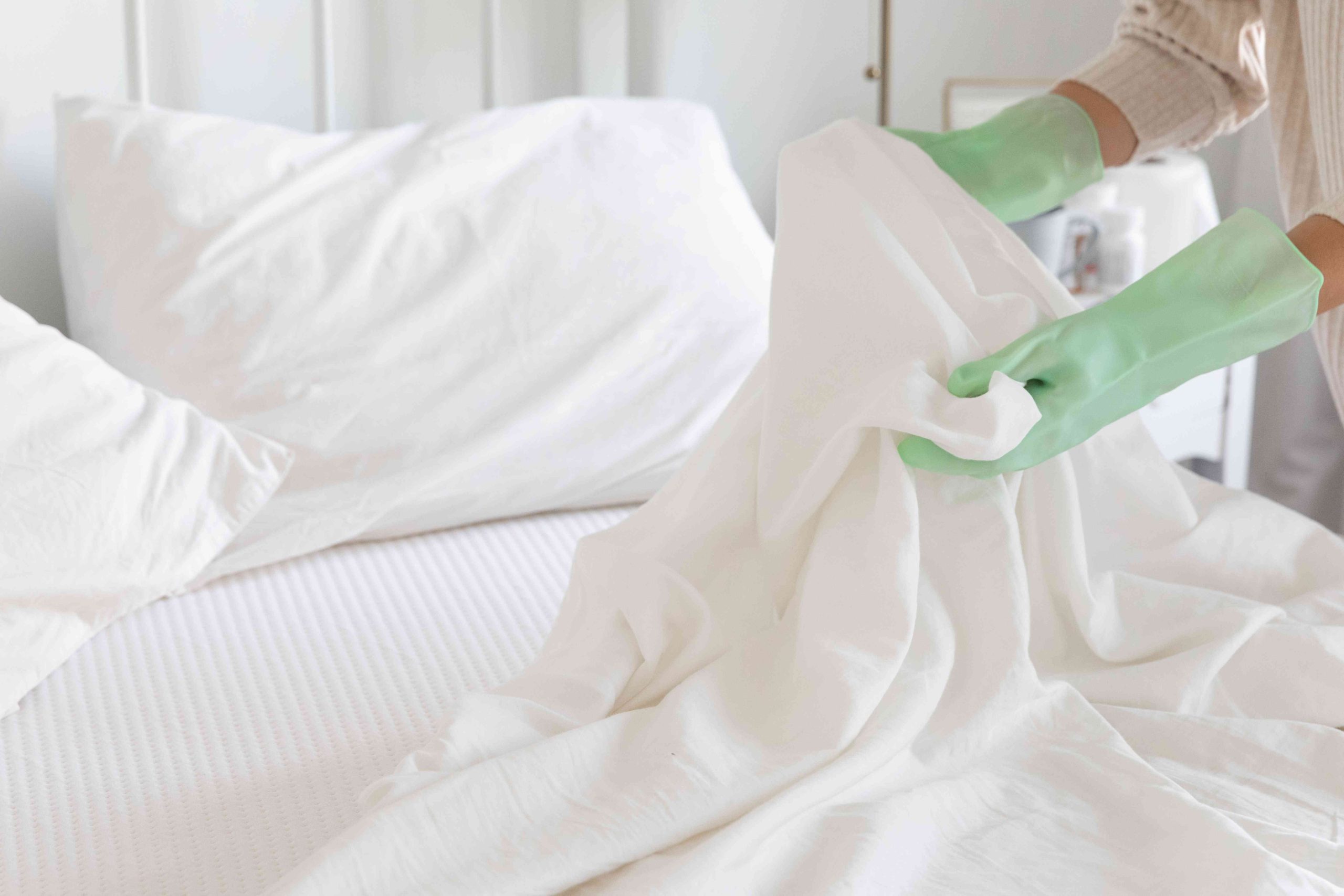 روش ضد عفونی کردن ملحفه - رفع بوی نم رختخواب