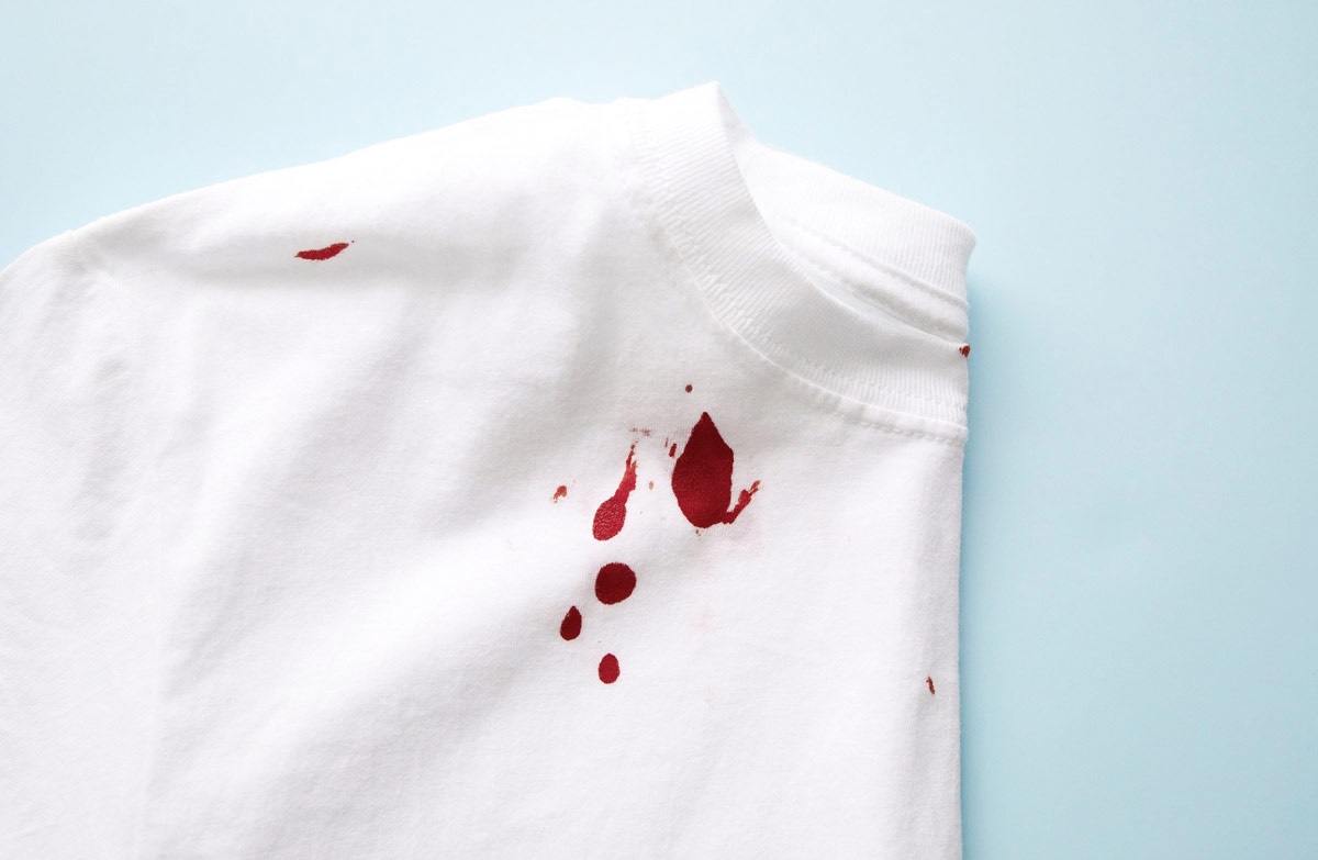 پاک کردن لکه خون از لباس