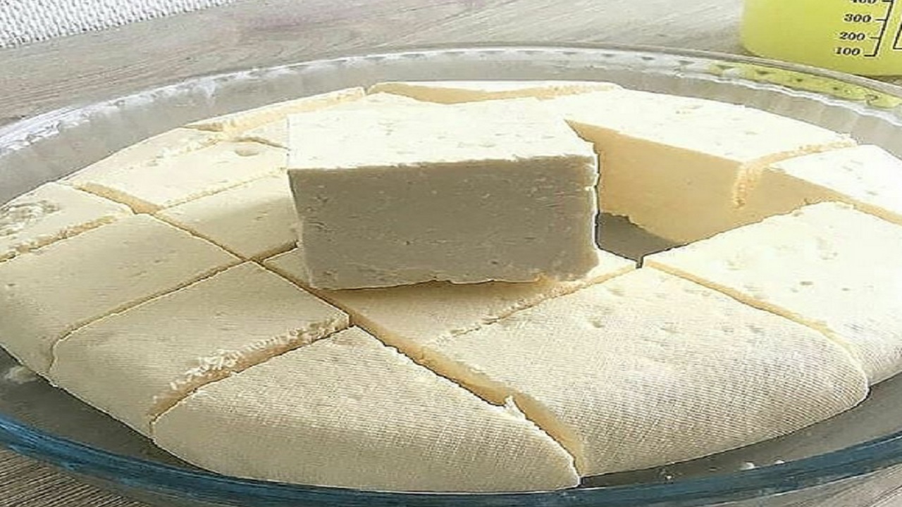 طرز تهیه پنیر خانگی - پنیر خرد شده
