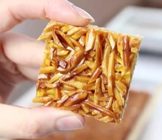 شیرینی ملکه بادام خانگی