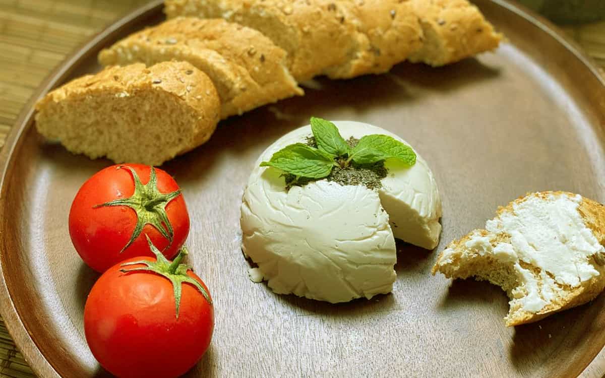 طرز تهیه پنیر خانگی - گوجه فرنگی