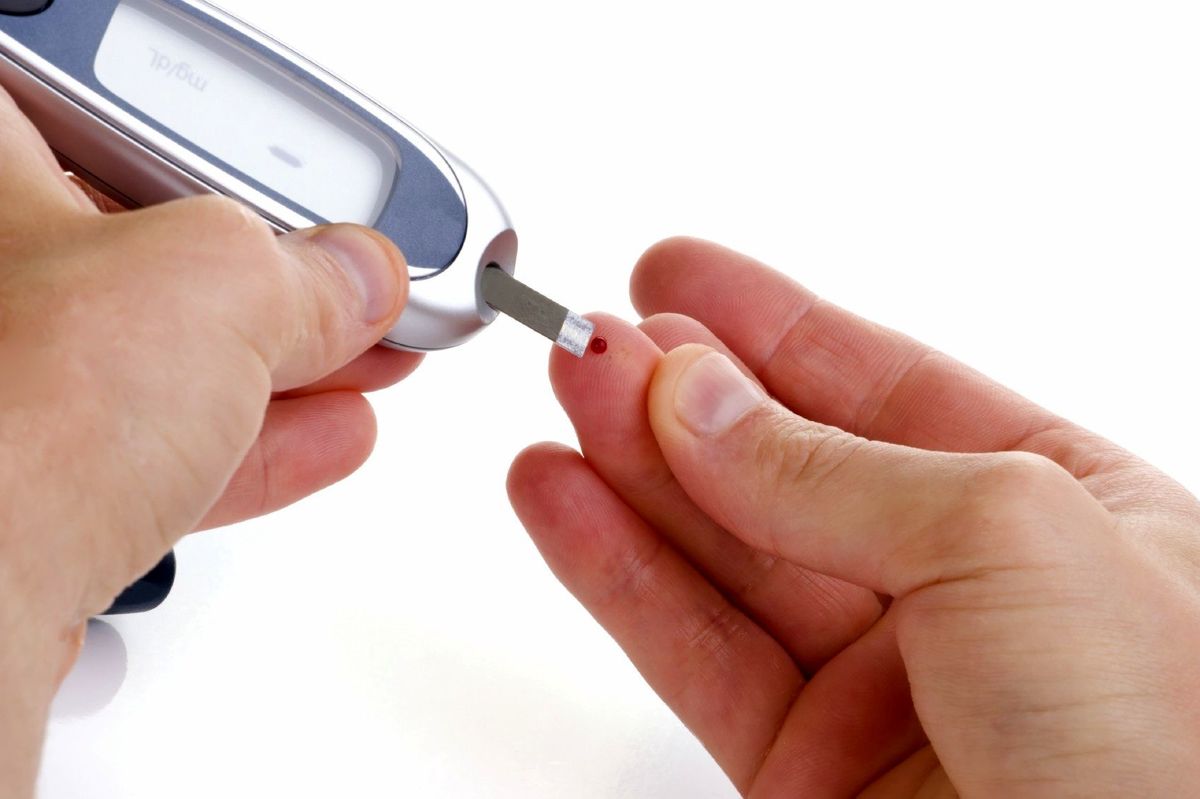 کنترل دیابت در روزه داری - دست