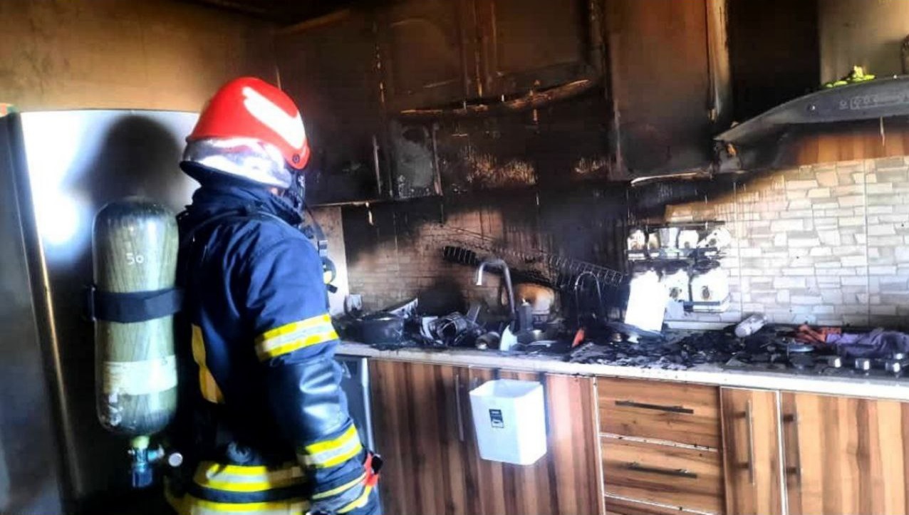 آتش سوزی در آشپزخانه - آتش نشان