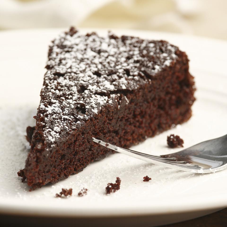 کیک شکلاتی رژیمی - چنگال