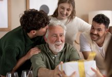 هدیه روز پدر؛ نگاهی به ترندهای امسال برای آقایان کلاسیک و مدرن هدیه روز پدر | ایمالز