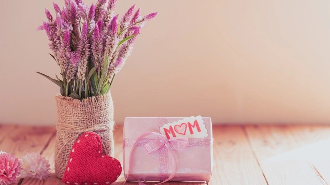 کادو روز مادر چی بخریم کادو روز مادر چی بخریم